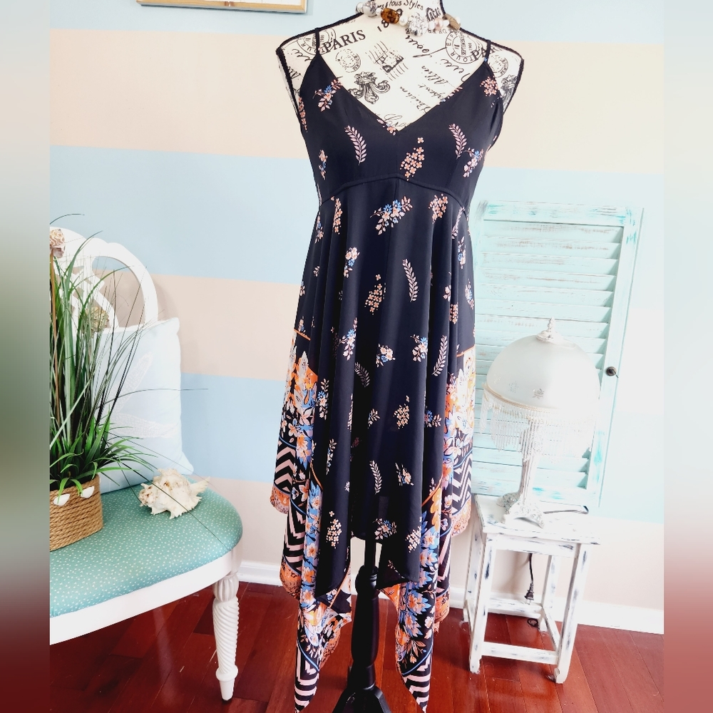 Express Floral Handkerchief Dress - Picture 6 of 10